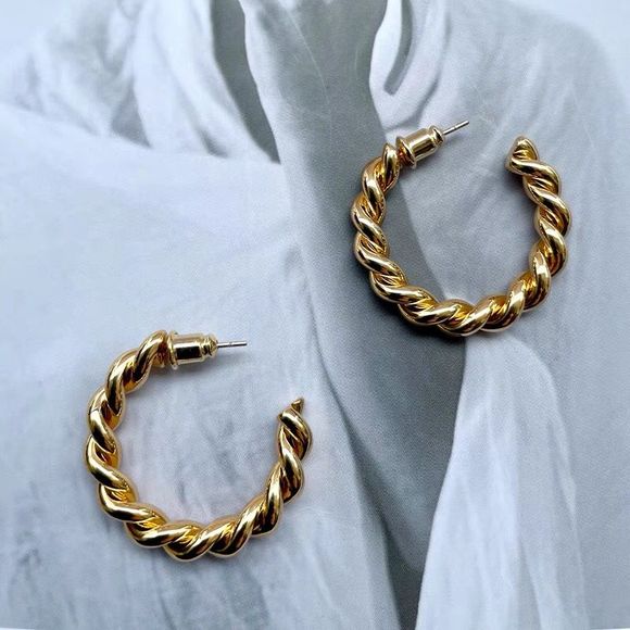 18K Thick Gold Plated Faye Rope Twist C Hoops Earrings - Picture 2 of 6